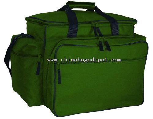 Cooler bag with front pocket