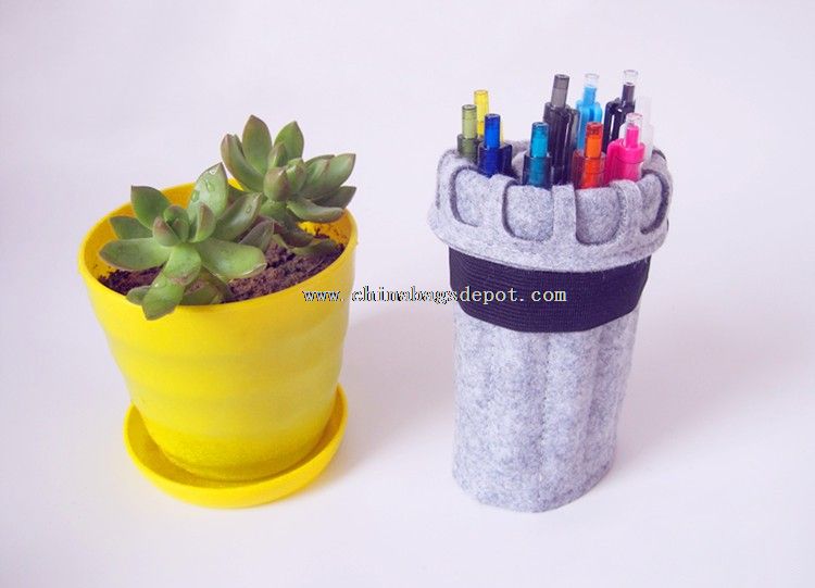 Felt rolling pencil holder