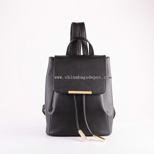 Flap drawstring saffiano mochila