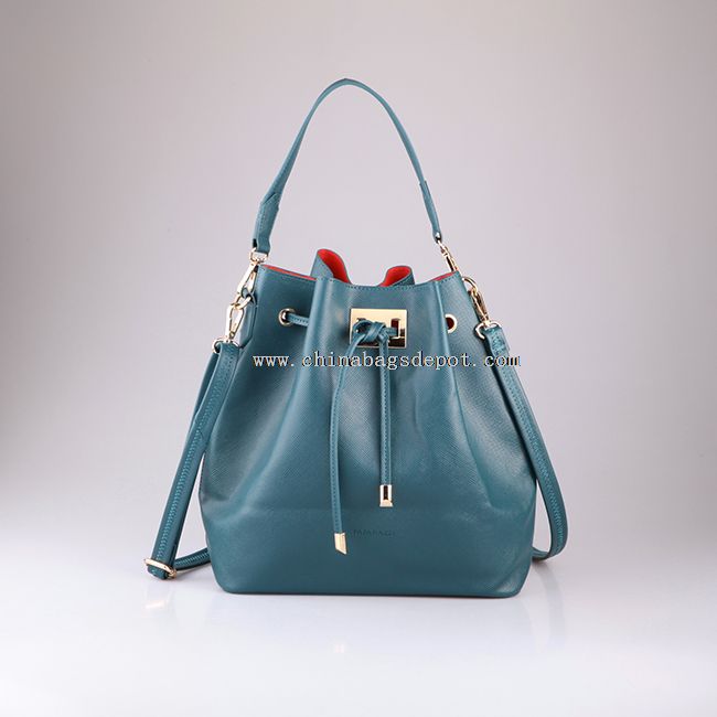 Lady bucket bag with shoulder