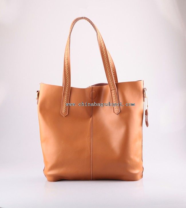 Leather lady handbag