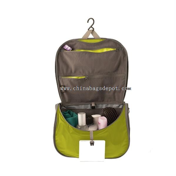 Travel hanging toiletry bag