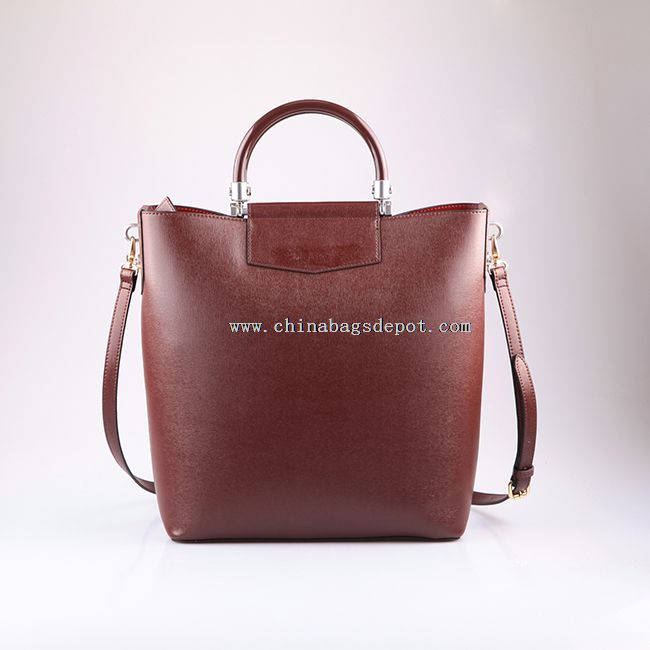 Trendy ladies leather hand bags