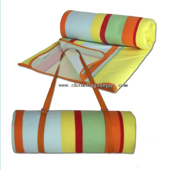 Waterproof fold up picnic blankets