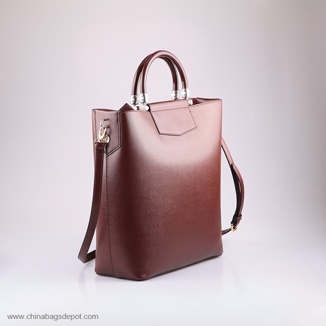 Trendy ladies leather hand bags