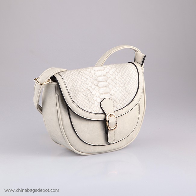 Strap shoulder bag