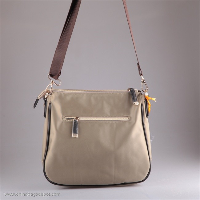 Crossbody handbags