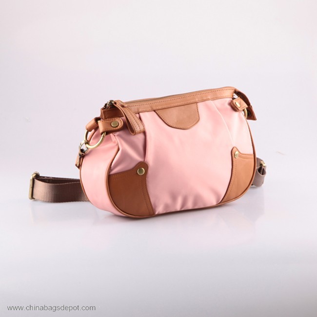 Nylon och PU Trendiga Lady Crossbody Sling AxelvÃ¤ska