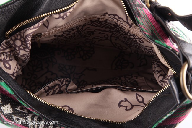 Flower-motived canvas handbags