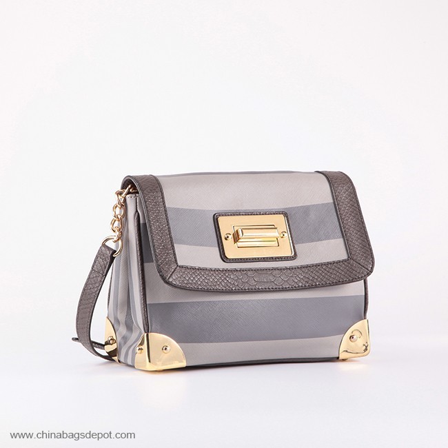 Pelle hand bag