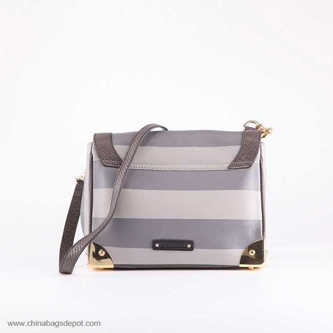 Pelle hand bag