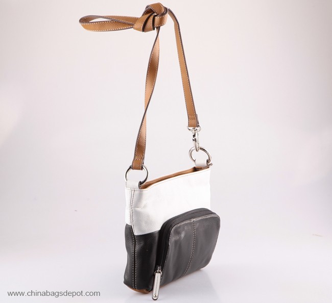 Woman shoulder bags