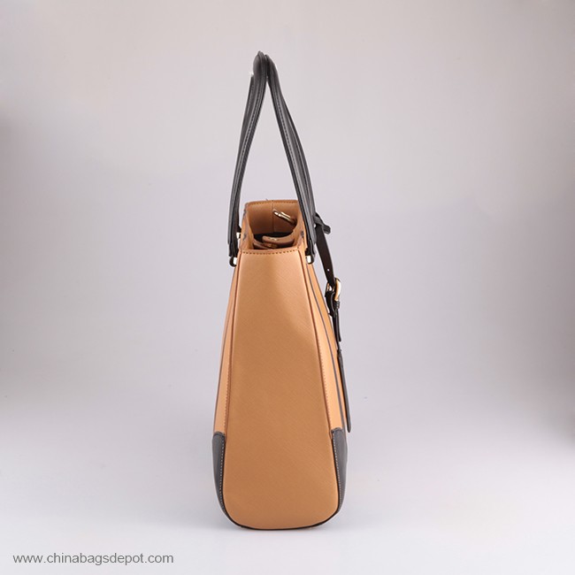 Leather weekend fashion bag