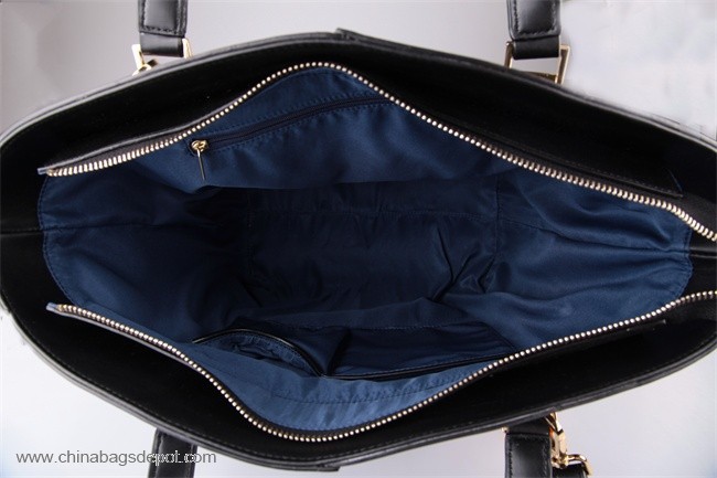 Tote fashion handbag with long strap 
