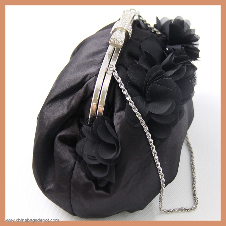 Cosmetic bag