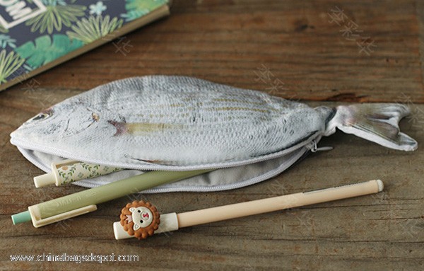 Novedad bolsa de lápiz con forma de pescado